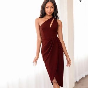 NWT Lulu’s asymmetrical one shoulder dress